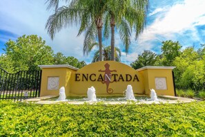 Pool - Encantada Resort | 6 Miles to Disney | Hot Tub Lanai | King Suite | Pools & Gym (Kissimmee)