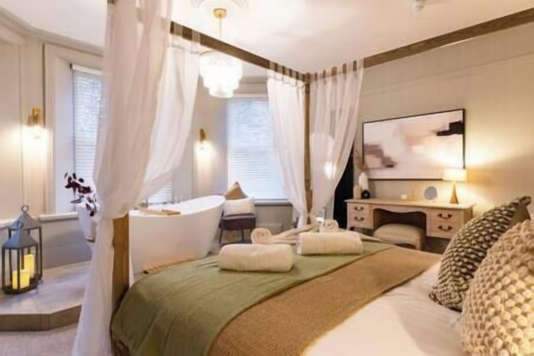 11 bedrooms, desk, iron/ironing board, travel cot