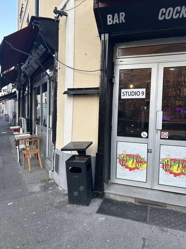 Exterior detail - Studio Tout Equipé (Ivry-sur-Seine)