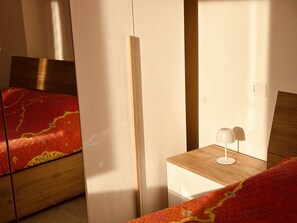 1 chambre, bureau, fer et planche à repasser, Wi-Fi gratuit