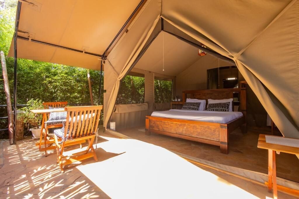 Tienda de lujo | Wifi gratis y ropa de cama