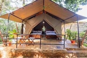 Luxury-Zelt | Kostenloses WLAN, Bettwäsche