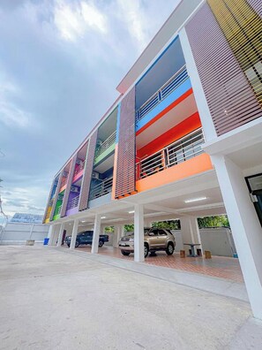 ด้านหน้าที่พัก