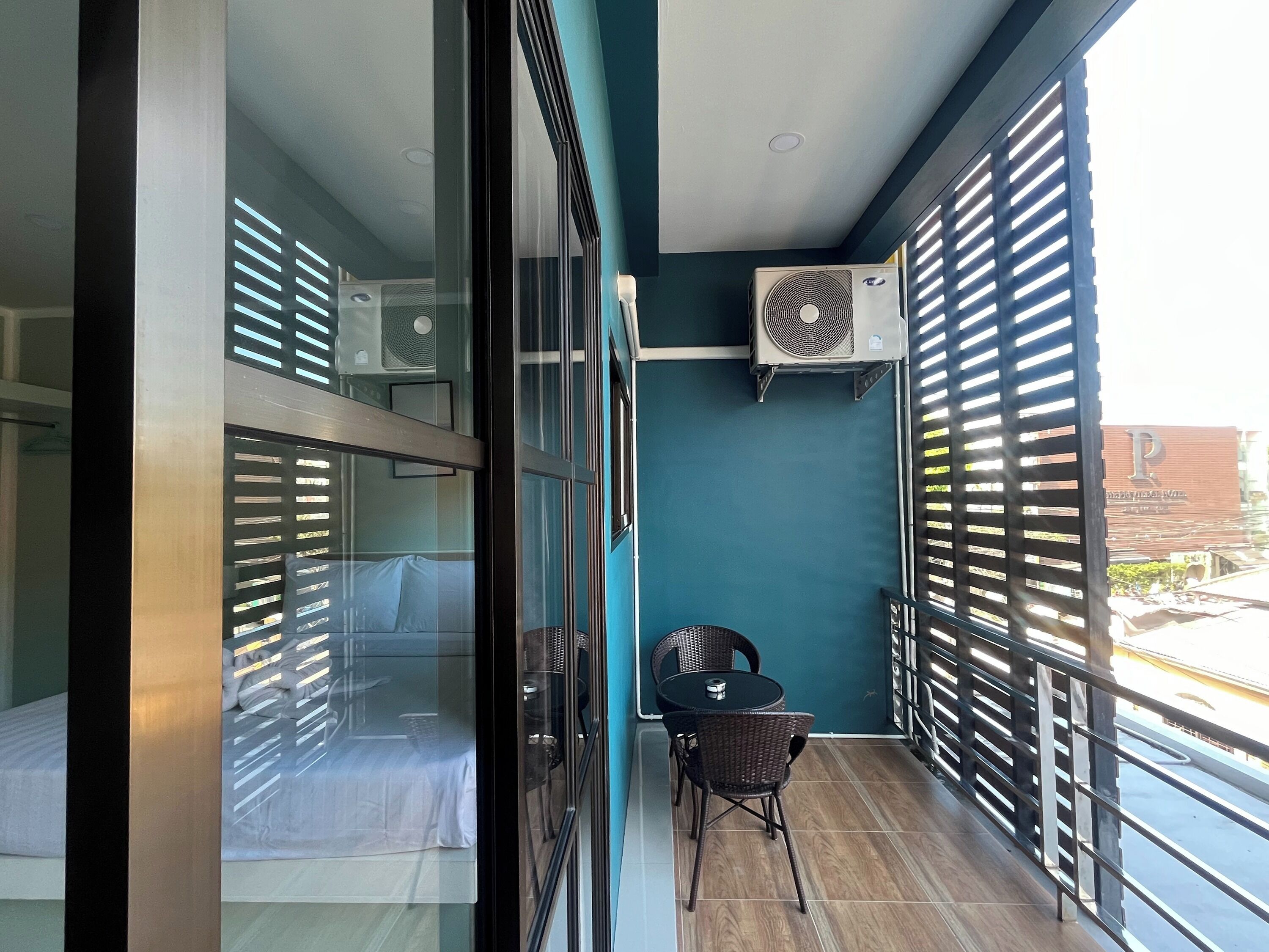 In-room safe, desk, WiFi (free), bed sheets