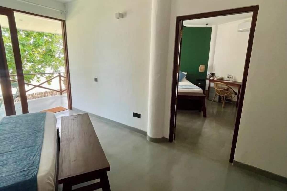 Minibar, una cassaforte in camera, una scrivania, postazione laptop