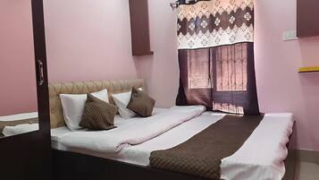 Comfort Room | Free WiFi, bed sheets