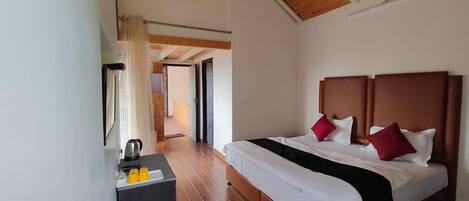 3 quartos, cofres nos quartos, escrivaninha, Wi-Fi de cortesia