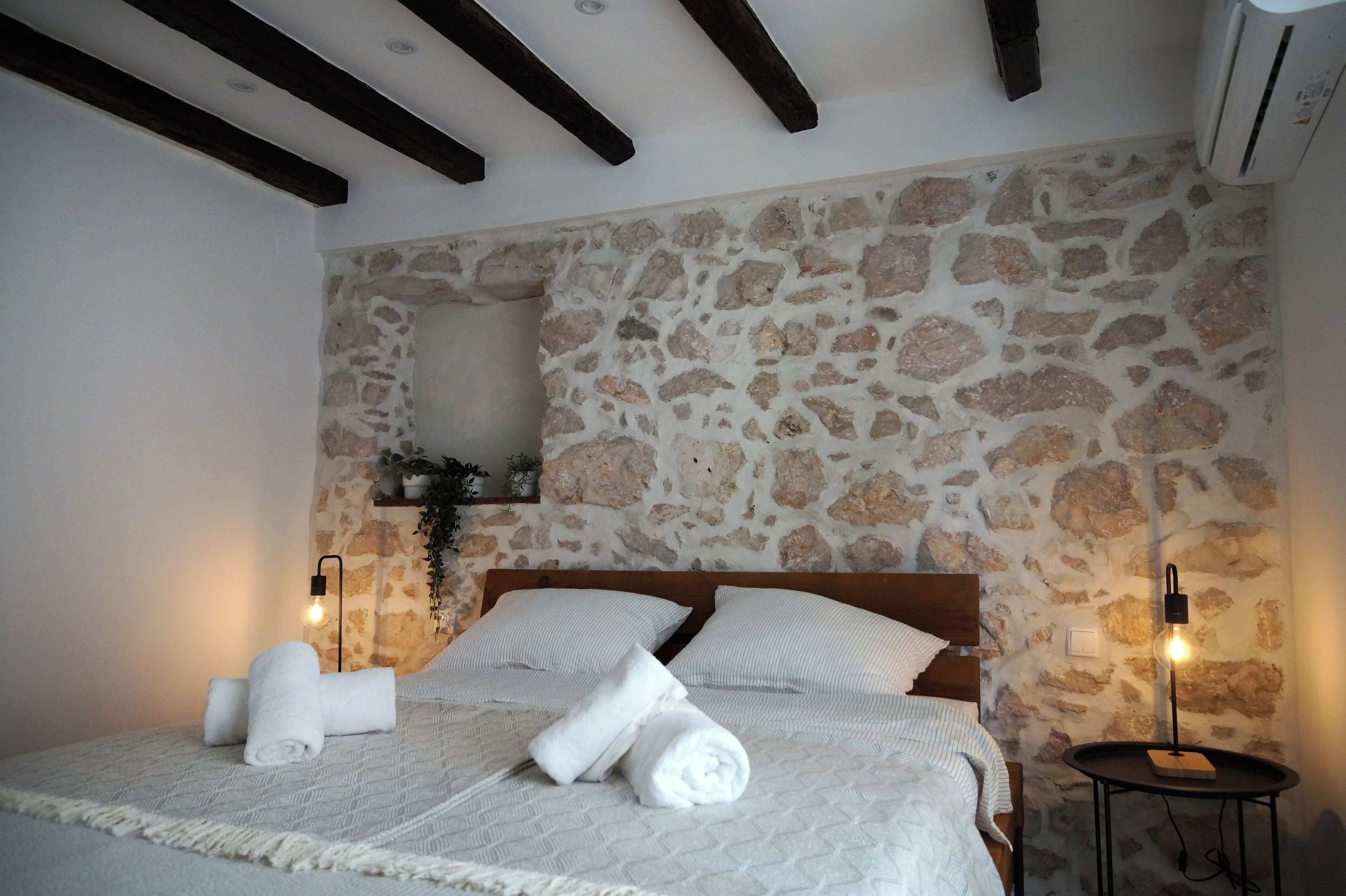 3 bedrooms, WiFi, bed sheets