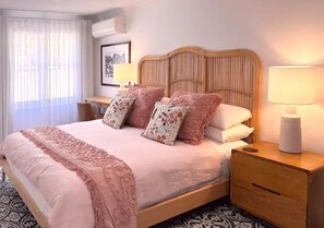 1 bedroom, desk, iron/ironing board, WiFi