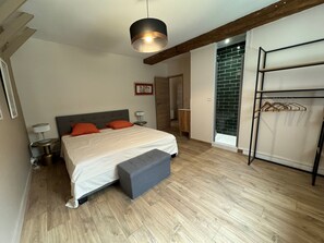 3 Schlafzimmer, Bügeleisen/Bügelbrett, Reisekinderbett, kostenloses WLAN
