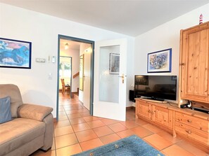 Télévision, chaîne hi-fi