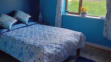 Family Room, 1 Bedroom, Ensuite, Garden View | 2 bedrooms, free WiFi, bed sheets