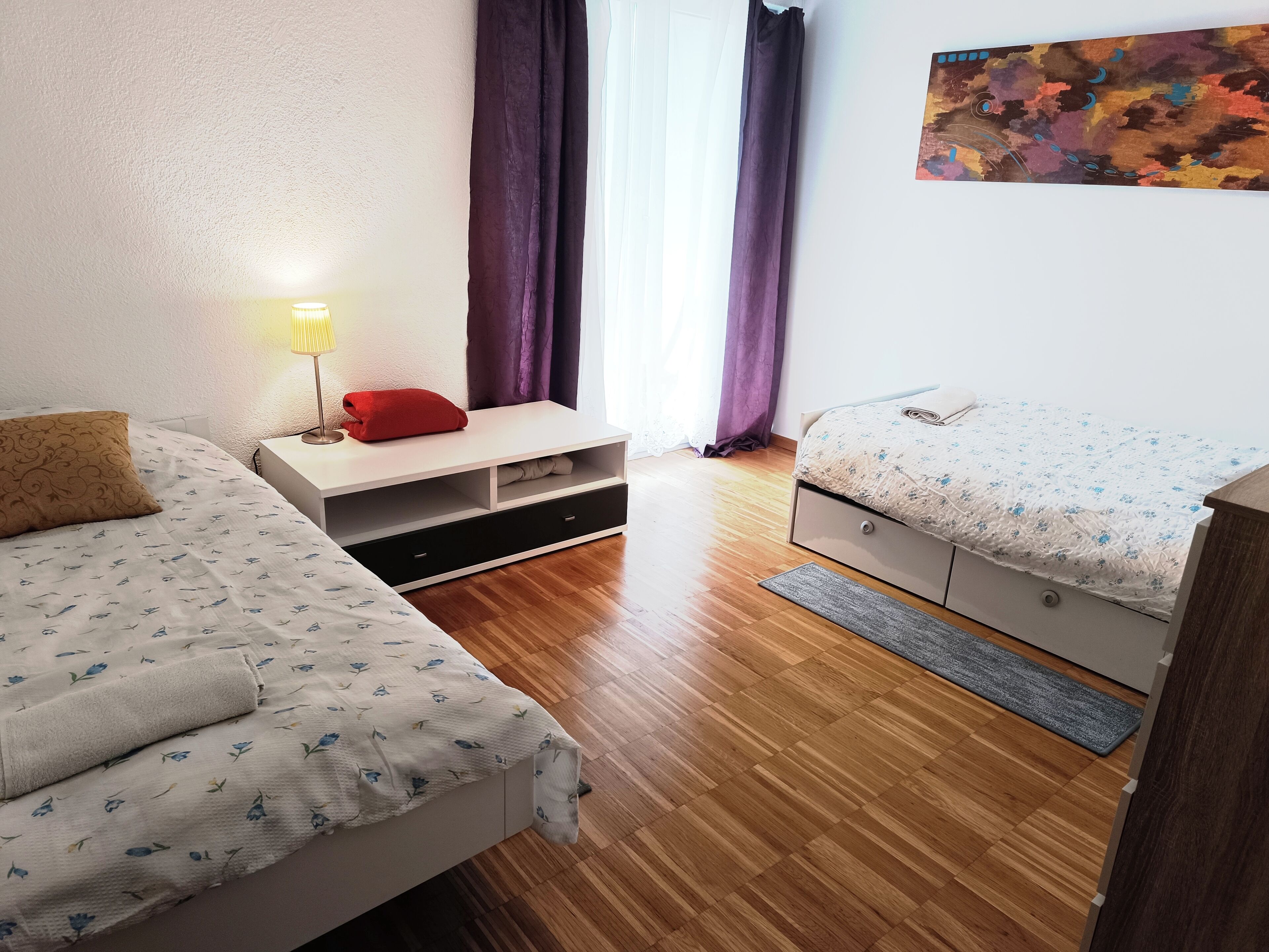 3 makuuhuonetta, silitysrauta/-lauta, vauvan matkasänky, ilmainen Wi-Fi