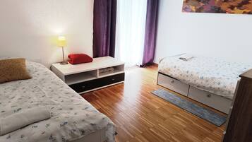 3 makuuhuonetta, silitysrauta/-lauta, vauvan matkasänky, ilmainen Wi-Fi