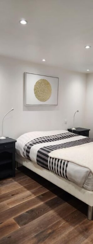 1 Schlafzimmer, BĂŒgeleisen/BĂŒgelbrett, Reisekinderbett, kostenloses WLAN