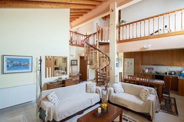 House - Neromilos Harmony - Roussis Residence (Messini)