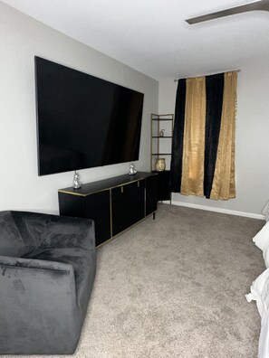 Living area - Luxe Mini Pad  (Columbia)