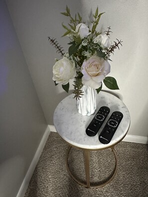 Interior detail - Luxe Mini Pad  (Columbia)