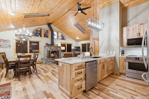 Fridge, microwave, oven, stovetop - Stunning Ptarmigan Home! Communal Pool! Community Hot Tub! (Whitefish)