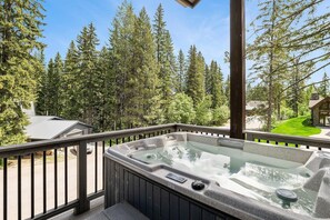 Outdoor spa tub - Book a Holiday Stay! Big Mountain Ski-in/out Townhouse! Private Hot Tub! (Whitefish)