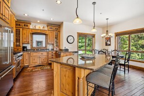 Fridge, microwave, oven, stovetop - Book a Holiday Stay! Big Mountain Ski-in/out Townhouse! Private Hot Tub! (Whitefish)