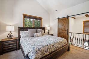 3 chambres, fer et planche à repasser, Wi-Fi gratuit, draps fournis