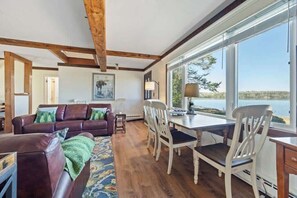 Unclassified image, 2 of 42, button