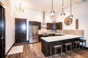 Fridge, microwave, oven, stovetop - Book a Holiday Stay! Penthouse Suite in Downtown Whitefish! Private Hot tub! (Whitefish)