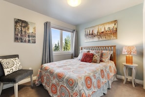 3 slaapkamers, een strijkplank/strijkijzer, gratis wifi, beddengoed