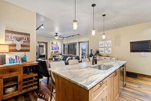 Interior - Book a Holiday Stay! Downtown Whitefish Condo!! Walking Distance to Shops! (Whitefish)