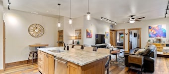 Downtown Whitefish Condo!! Walking Distance to Shops!