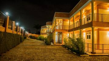 Mặt tiền nơi lưu trú