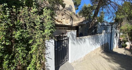 Casa Rural Elvira, Ideal Para Relajarse en una Zona Privilegiada de Yecla