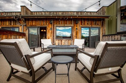 Spend Winter in Whitefish! Stunning Penthouse in Heart of Downtown Whitefish!