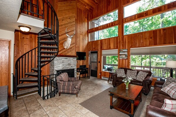 Smart TV, fireplace - Winter Stays Available! Ptarmigan Condo! Indoor/Outdoor Pool and Hot Tub Access! (Whitefish)