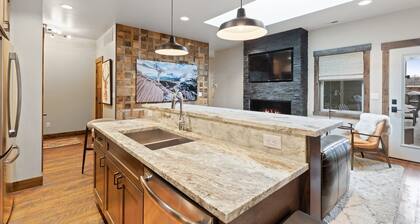 Downtown Penthouse with Elevator and Covered Parking!