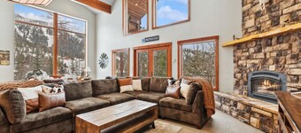 Ski-in/Ski-Out on Whitefish Mtn w/ Hot Tub