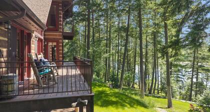 Home on Lost Loon Lake! Minutes to Downtown Whitefish!
