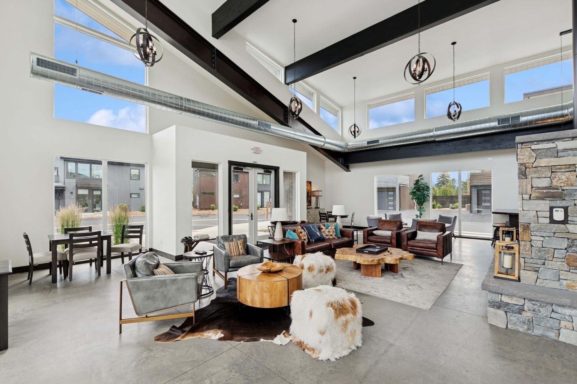 المنشأة من الداخل