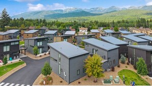 Exterior - Mountain Views and Clubhouse Access (Whitefish)