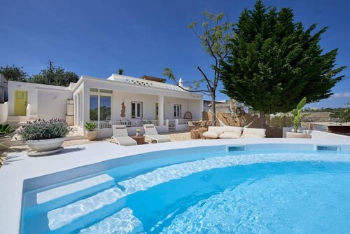 Welcome to your coastal house in the Ria Formosa!