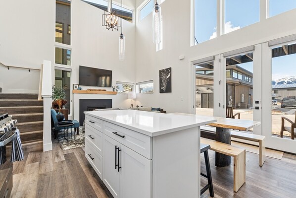 Interior - The Eagle's Nest! Condo with Clubhouse, Communal Pool, and Hot Tub Access! (Whitefish)