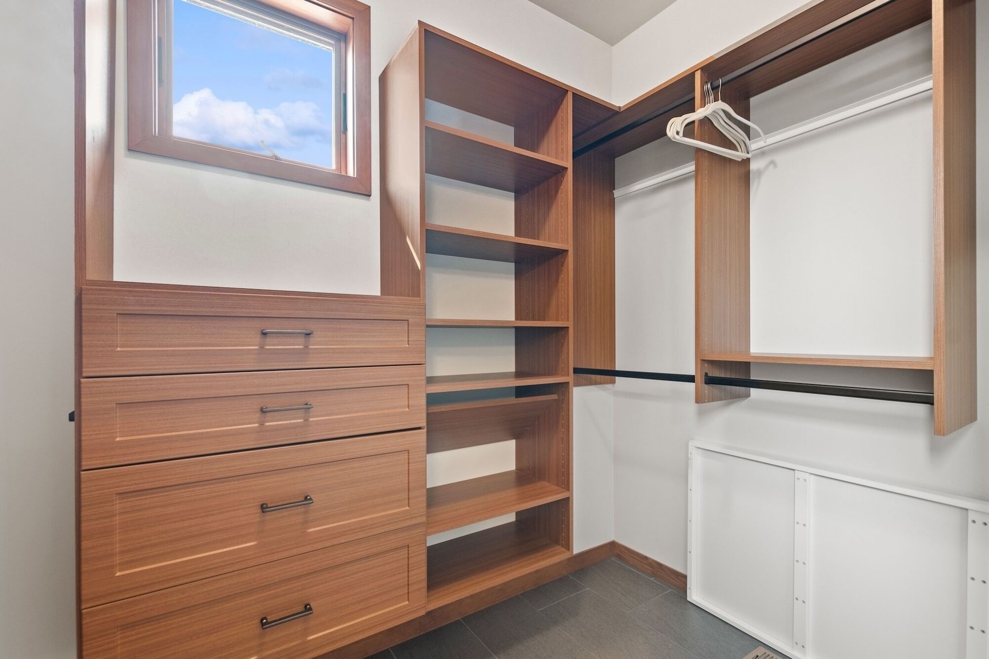 Explore Winter by the Lake! Lakefront with Private Boat Slip and Hot