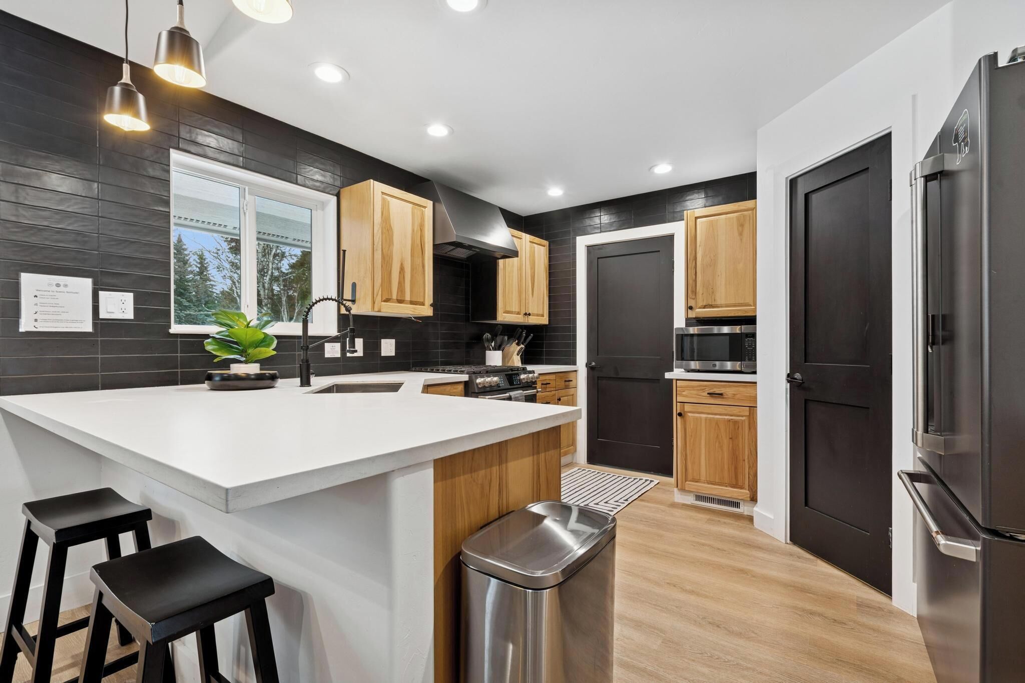 雪櫃、微波爐、焗爐、爐具