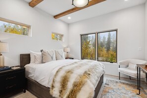 4 chambres, fer et planche à repasser, Wi-Fi gratuit, draps fournis