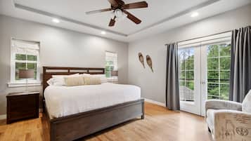 3 室のベッドルーム、アイロン / アイロン台、WiFi (無料)、ベッドシーツ