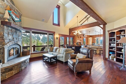 Big Mountain House w/ Ski-in/out Access