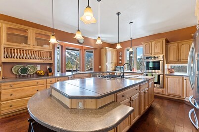 Spend Holidays Here! Ski Home on Big Mountain! Two Kitchens! Private Hot Tub!