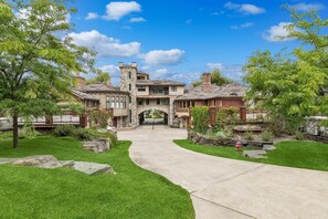 المنشأة من الخارج