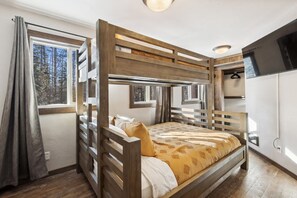 3 habitaciones, tabla de planchar con plancha y wifi gratis 